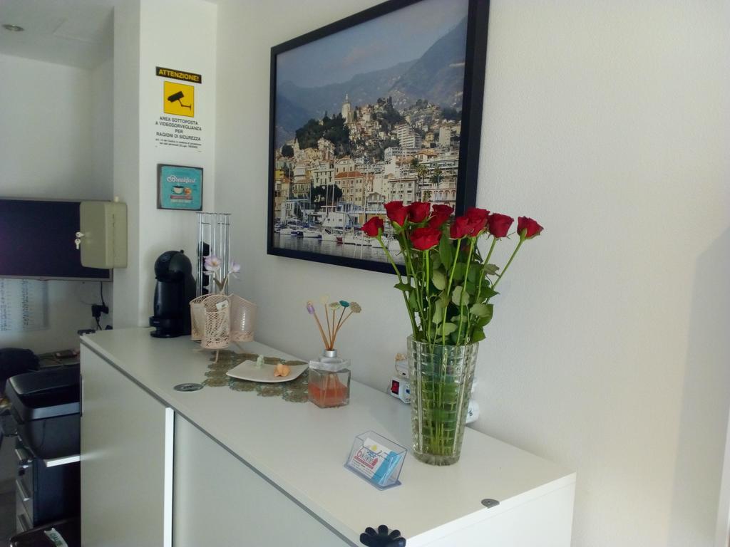 "6 In Centro" Guest House 산레모 외부 사진