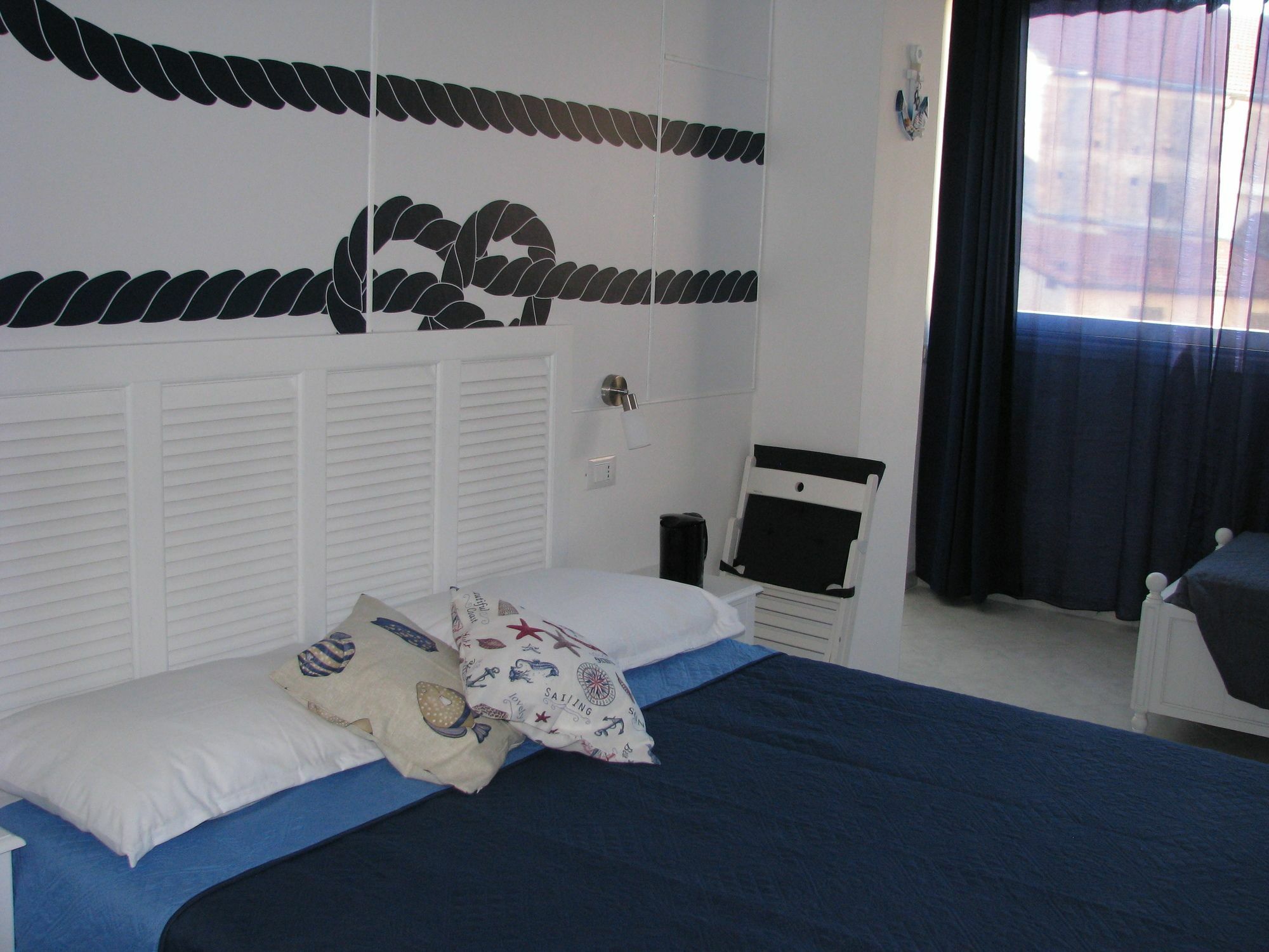 "6 In Centro" Guest House 산레모 외부 사진