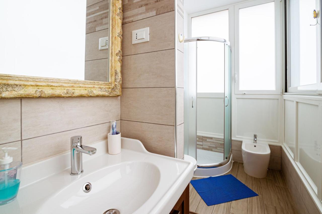 "6 In Centro" Guest House 산레모 외부 사진